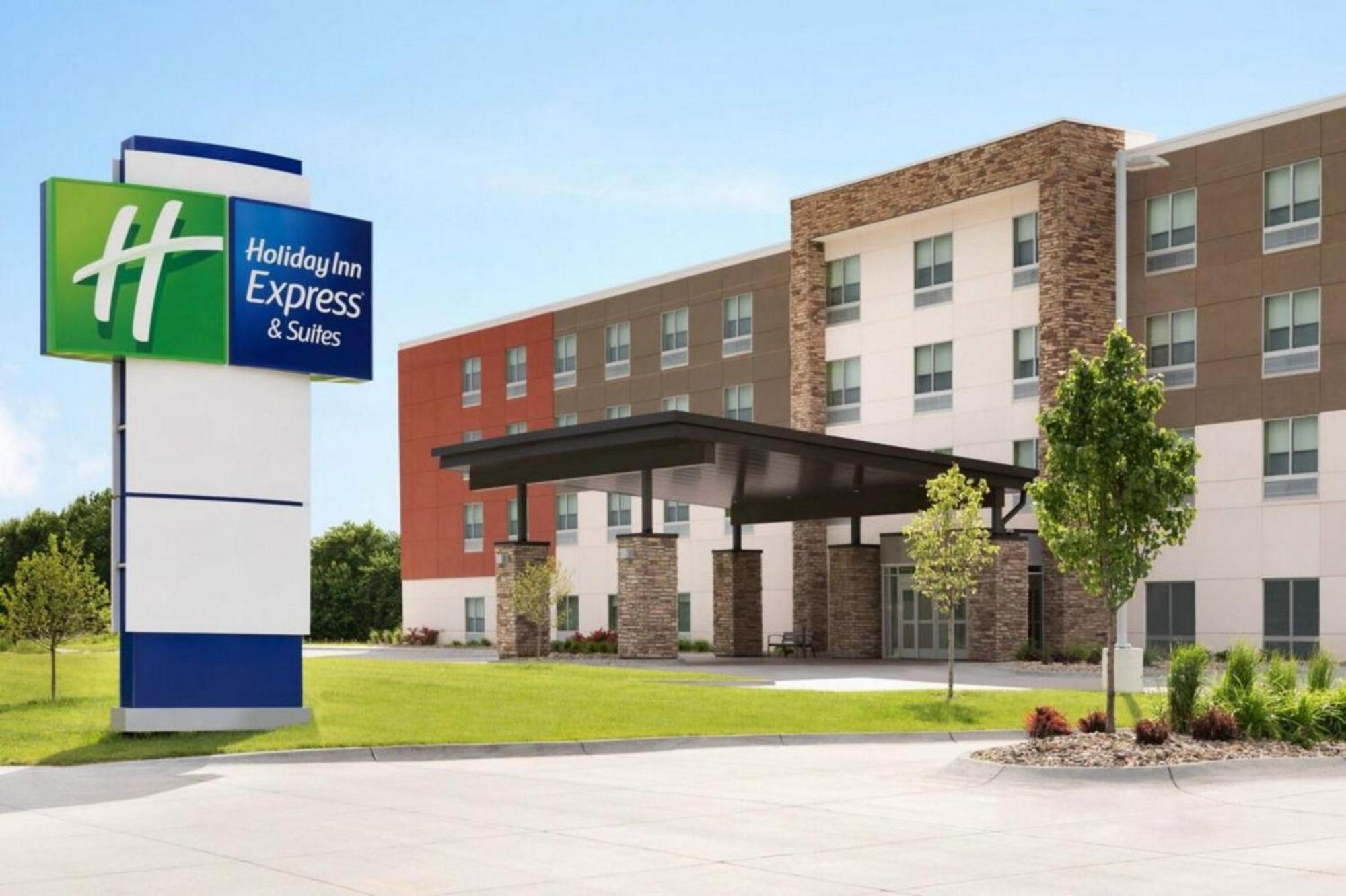 Holiday Inn Express & Suites Chicago - Matteson, An Ihg Hotel Exterior photo