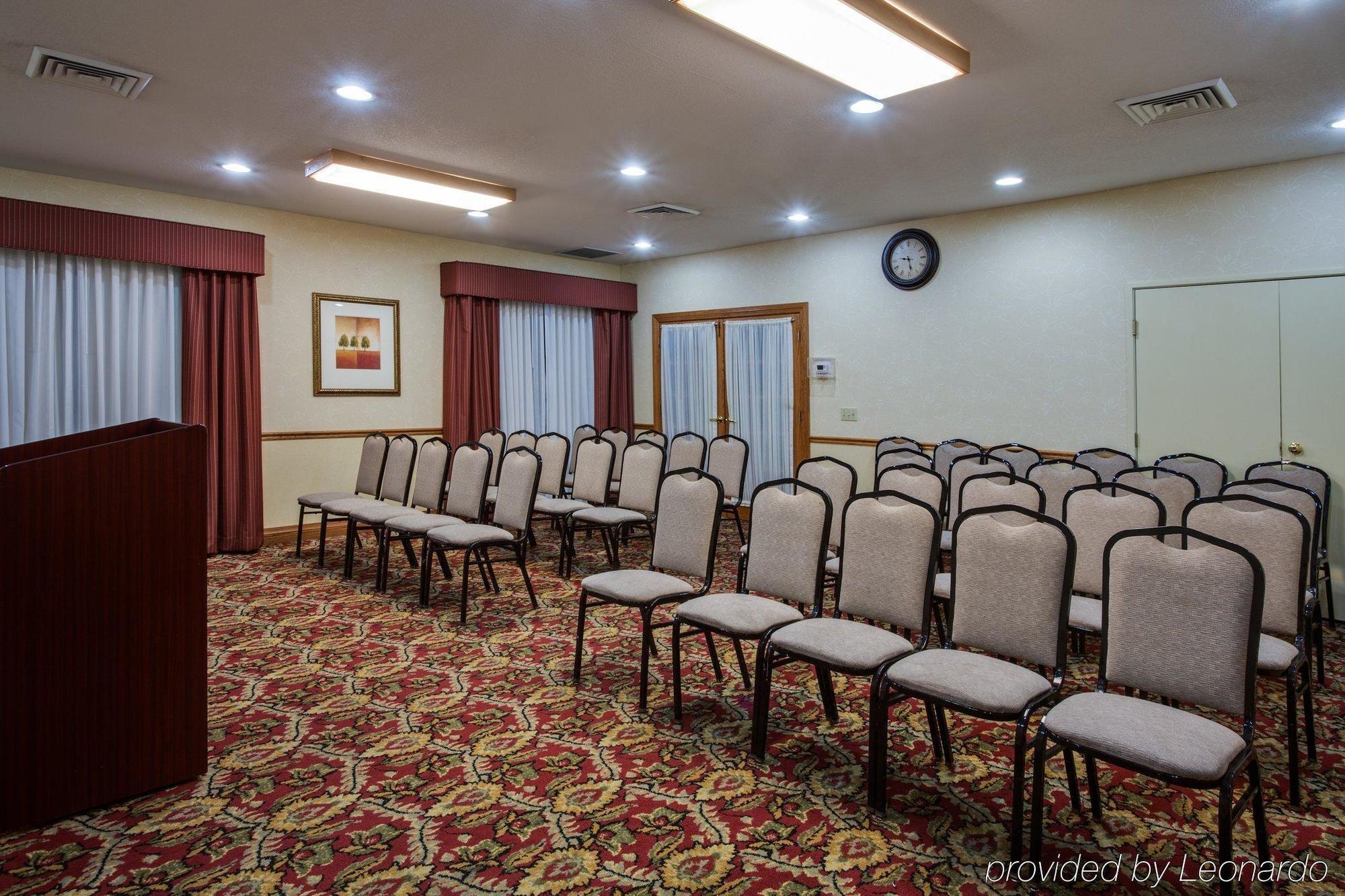 Holiday Inn Express & Suites Chicago - Matteson, An Ihg Hotel Business photo