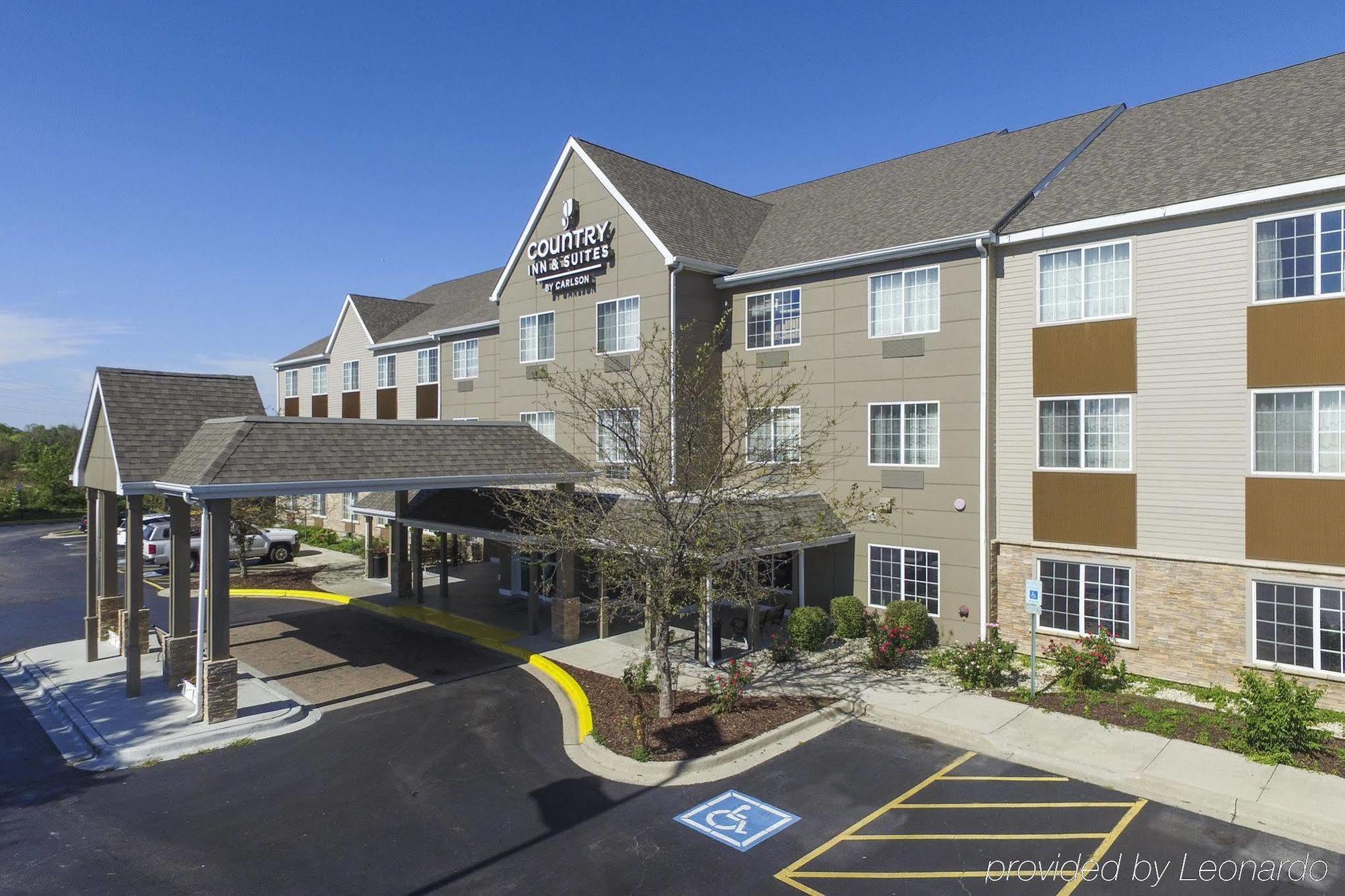 Holiday Inn Express & Suites Chicago - Matteson, An Ihg Hotel Exterior photo